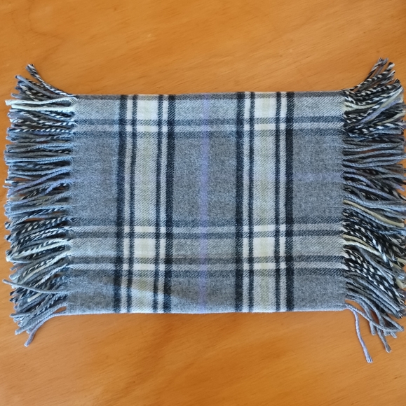 GREY check Caban Cashmink Scarf 100% Acrylic Made in Germany - like NEW - Picture 1 of 3